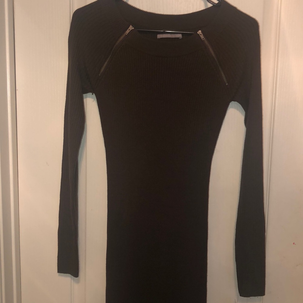 Dress - Picture 2 of 5
